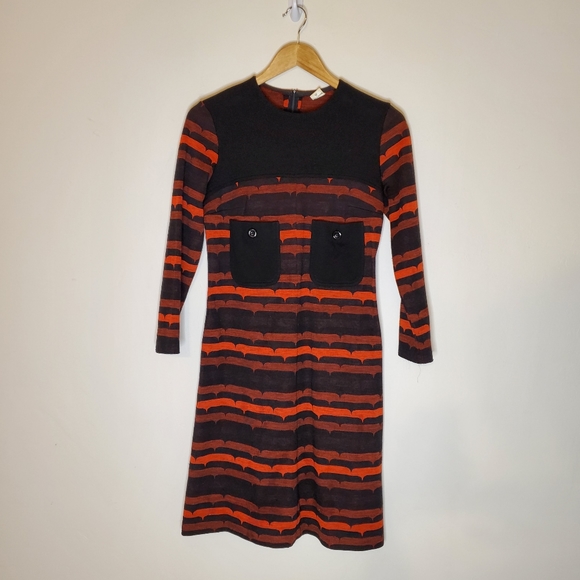 Danish Vintage Mod Red and Black 60s Patterned Long-Sleeve Front Pocket Dress - Picture 9 of 12